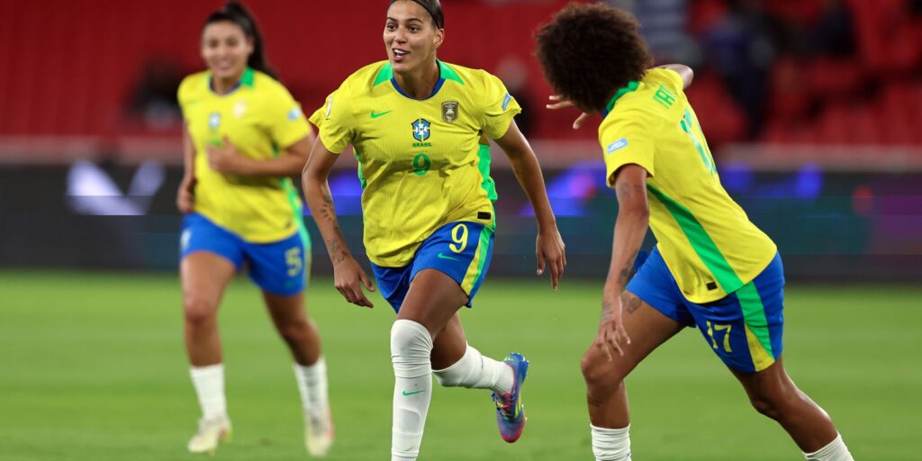 governo-isenta-de-iss-empresas-ligadas-a-copa-do-mundo-feminina
