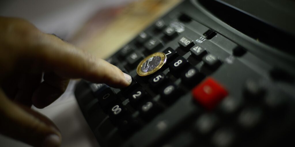 previa-da-inflacao-oficial-fica-em-0,06%-em-julho,-diz-ibge